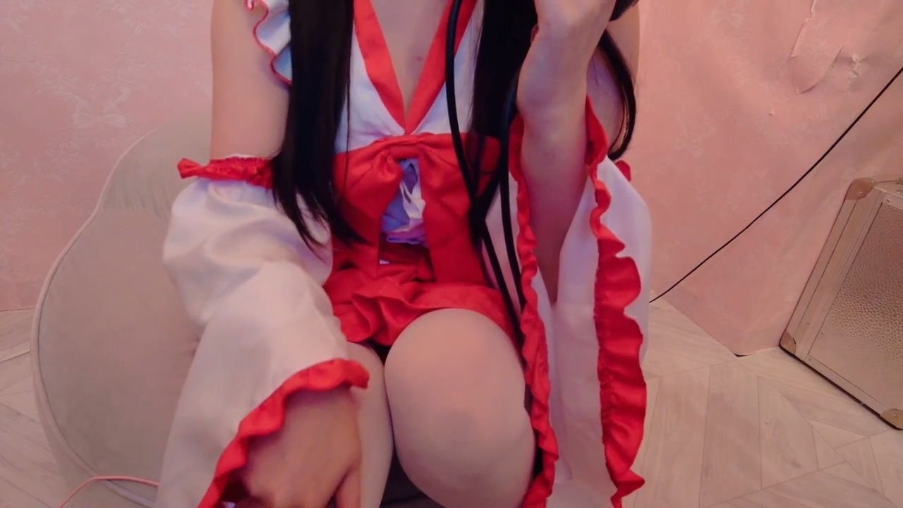 【実写_ASMR】巫女さんの姿でいちゃいちゃ耳舐め.mp4_20250204_174306.954.jpg