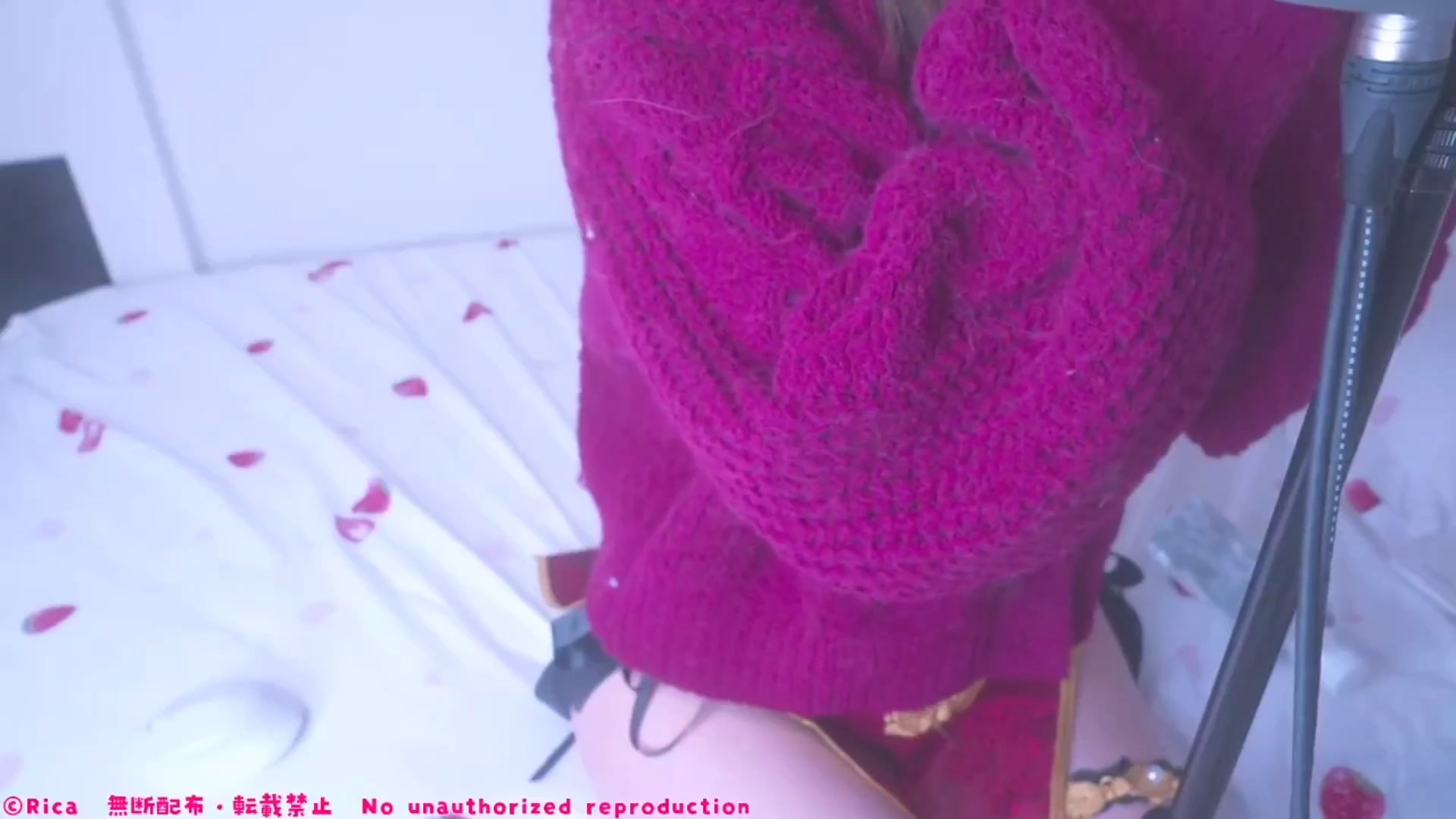 【実写耳舐め】へそ出しノースリーブのチャイナ服♡ドキドキ密着耳舐め【ASMREar licking】.mp4_20250526_031101.296.jpg